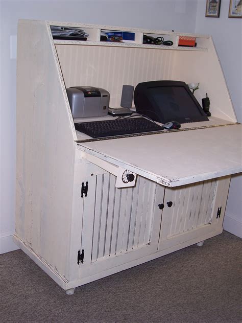 Why don't you consider picture earlier mentioned? Computer Desk | Chad Chandler