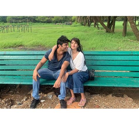 Rhea Chakraborty Birthday Special Her Loved Up Pictures With Sushant Singh Rajput Will Make You