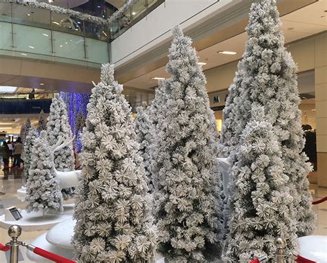 Bring joy to your home with our selection of christmas home accents, table, wall, bath décor and more. Indoor Large Christmas Trees for Shopping Mall | YanDecor