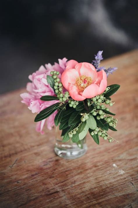 Pin By Lynn Veekens On Bloom Flower Vase Arrangements Small Flower