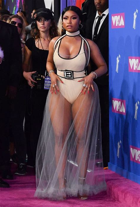 Wowee Nicki Minaj Just Wore The Most Outrageous Vmas Look Of The Night Nicki Minaj Outfits