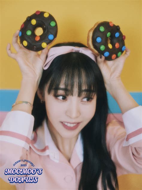221124 Moonbyul Mamamoo 2023 Season’s Greetings Moomoo’s Donuts Solo Concept Photo R