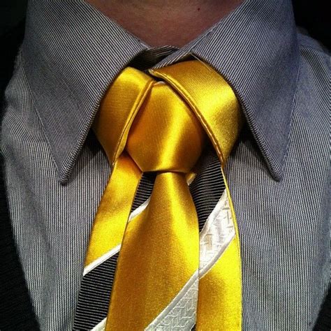 The material of the necktie knot should not be thick. Merovingian or Ediety knot. Tied using a Magnetie ...