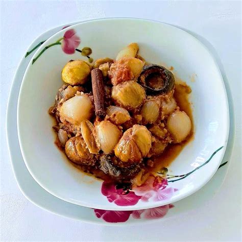 3 tablespoons butter or extra virgin soak the mushrooms in about 1 1/2 cups of very hot water. Festive chestnut and mushroom stew | Healthy Bread