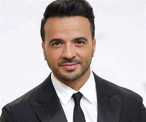 Influenced by the popular performers of that time. Luis Fonsi Biography - Facts, Childhood, Family Life ...