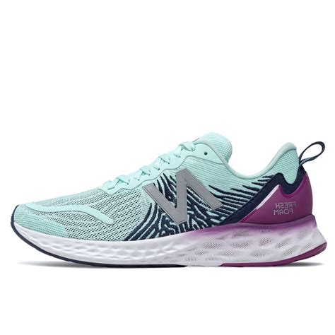 The job of this compound is to shield the contact points of the forefoot and heel from the abrasive nature of the asphalt. Jual Sepatu Lari NEW BALANCE Wmns Fresh Foam Tempo Bali ...
