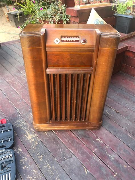 Acquired a 1942 Philco radio Model A361, and attempting to renovate ...