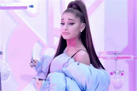 Ariana Blows Kiss Gif Ariana Blows Kiss Ariana Grande Discover
