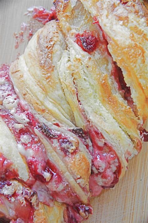 Strawberry Puff Pastry Braided Bread With Cream Cheese