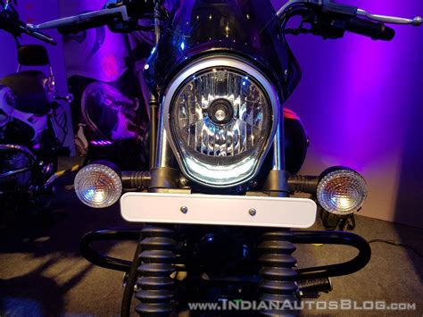 It can generate a max power of 19.03ps at 8400rpm and a max torque of 17.5nm bajaj avenger 160 street abs price in nepal is rs. 2018 Bajaj Avenger 220 Street unveiled headlight