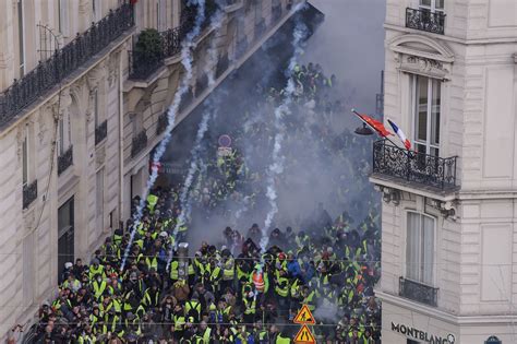 French Police Crack Down On ‘yellow Vests With Tear Gas And Over A