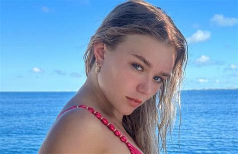 IG Model Golfer Katie Sigmond Goes Viral In A Tiny Red Hot Bikini While Posing A Boat