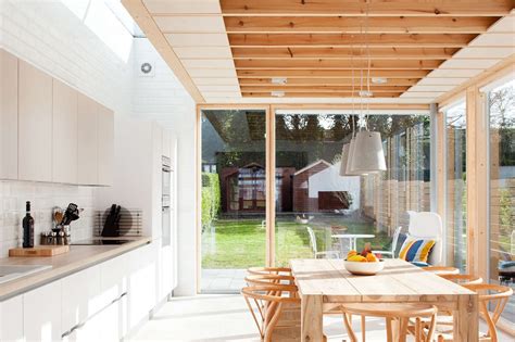 This outdoor kitchen idea matches with your needs, if you want an outdoor kitchen with a shelter which will protect your kitchen appliances from the outdoor living rooms are the best places to spend summer nights. The Summer Kitchen: 16 Favorite Indoor/Outdoor Kitchens ...