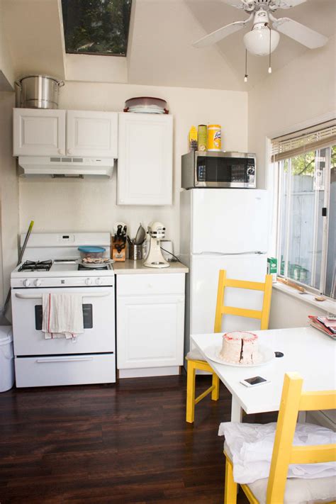 30 Small Studio Kitchen Ideas