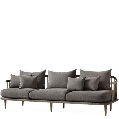 Se det smukke udvalg af designmøbler fra space. Fly Sofa | Space Copenhagen | AndTradition | SUITE NY