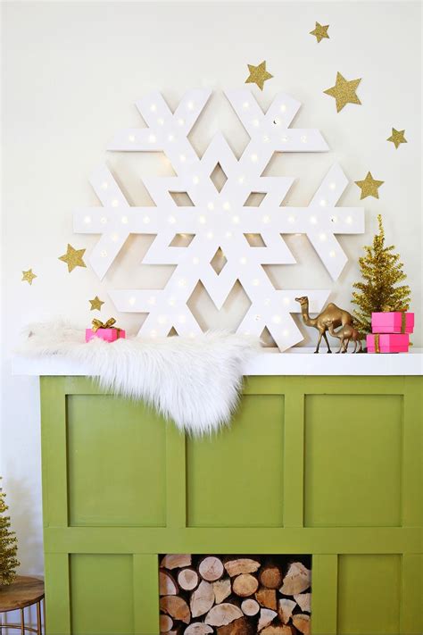 Create your own easy giant paper snowflakes with our paper snowflake tutorial and template. Giant Snowflake Light-Up Marquee - A Beautiful Mess