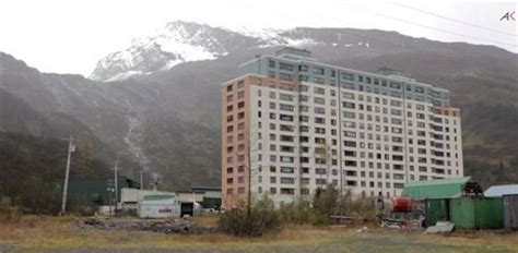 Everyone In Whittier Alaska Lives In The Same Building Barnorama