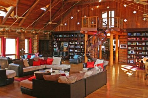 It is the largest log cabin currently, in north. NaShVilLeNuT: Miss Mandrell, Miss Mandrell