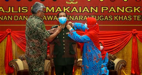 Anda berminat nak jadi seorang anggota tentera darat malaysia (tdm) atm?kepada anda yang berminat boleh membuat permohonan jawatan kosong tentera darat malaysia atm yang akan dibuka melalui portal atm. Majlis Pakai Pangkat Peg Kanan TD - Berita Tentera Darat ...