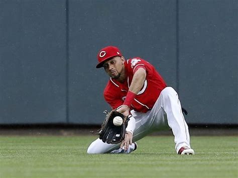 cincinnati reds outfield stops rotating out west because of billy hamilton s defense