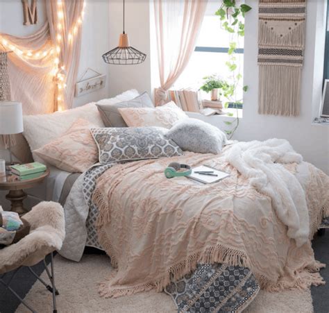 The Cutest Dorm Bedding Sets We Re Loving For College Fashion