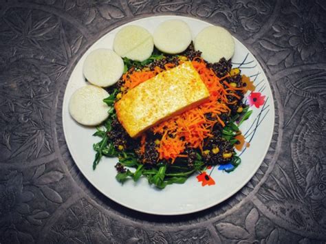 Transfer tofu to a medium bowl. Sweet & Sour Black Quinoa Tofu