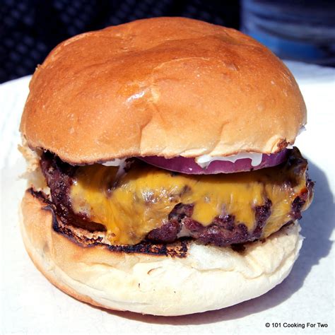 How to Grill an Excellent Hamburger - A Tutorial | 101 ...