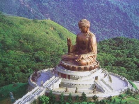 Tian tan buddha (big buddha) sits within po lin monastery on lantau island. Giant Buddha in Hong Kong | Tourist Places