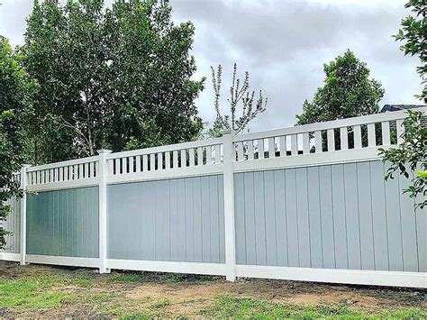 Full Privacy Fence With Windsor Picket Top With Grey Infills Polvin
