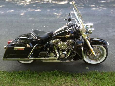 Ernie lopez, photography by taryn funcheon february 4, 2009. Road King with Lowers, pictures please??? - Page 3 ...