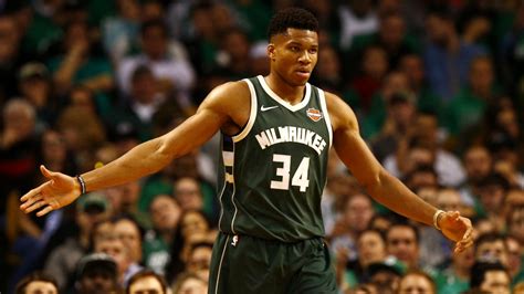 Giannis Antetokounmpo Threw Down A Beautiful Alley Oop Poster Dunk
