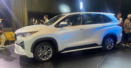 Liputan Khusus Toyota Kijang Innova Zenix Lipsus Gridoto Com