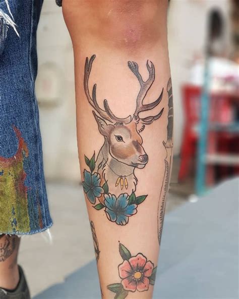 Neo Traditional Deer Tattoo Newtraditional Deertattoo Deer Tattoo