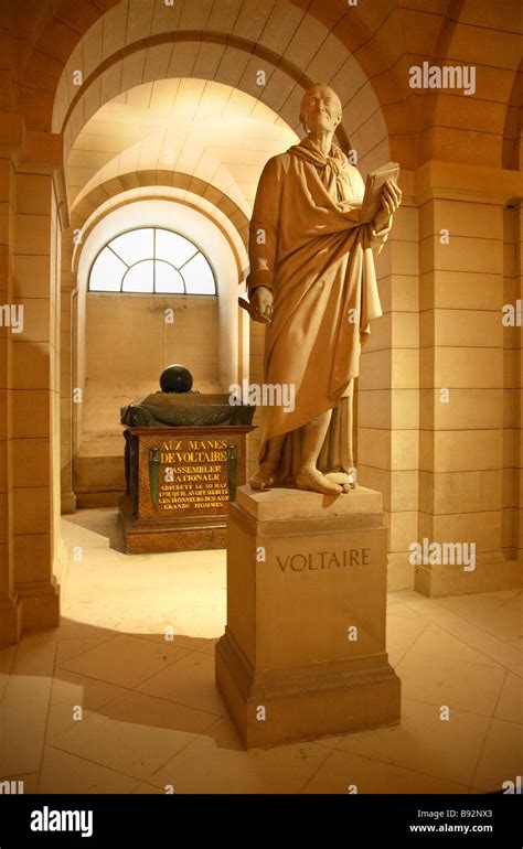 Le Tombeau De Voltaire Vue De LintÉrieur Du Panthéon Paris Photo Stock
