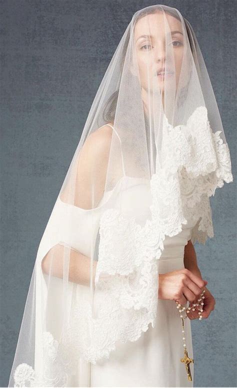 Spectacular Classic Spanish Mantilla With A Deep French Alencon Lace
