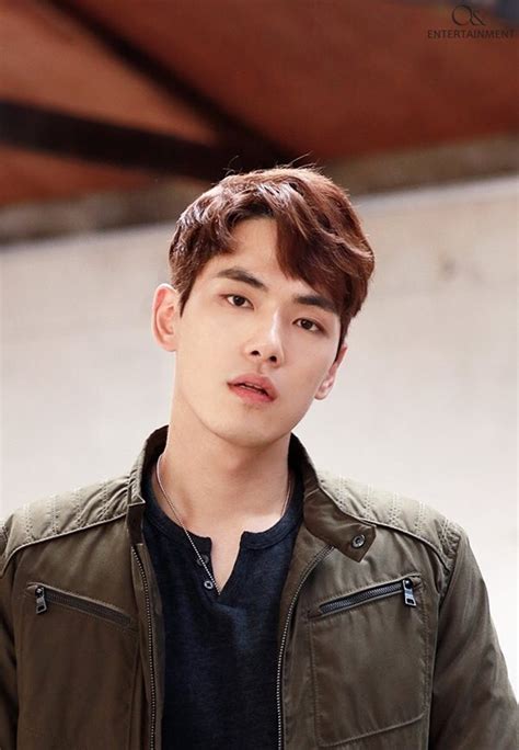 The script will write out his character sooner than originally planned. คิมจองฮยอน (Kim Jung Hyun) ถ่ายทำซีรีส์ "Time" เสร็จ ...