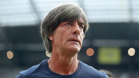 He used to be a german midfielder in the past and started his playing career in fc freiburg. Joachim Löw zur Testspiel-Pleite: "Ich ärgere mich" | STERN.de