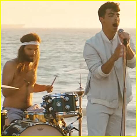Gaby wilson 09/21/2015 joe jonas is back with a new band (dnce), which is the best news in visibility for great eyebrows since cara delevingne started appearing in feature films. Joe Jonas Debuts DNCE's 'Cake By the Ocean' Video Directed ...