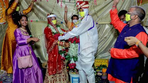 Indias Lavish Weddings Wane Under Covid 19 Hygiene Measures