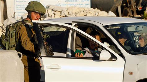 Palestinian Who Stabbed Israeli Soldier Shot Dead Al Arabiya English