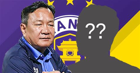 Nguyễn văn quyết được sinh tại thạch thất, hà tây (nay là hà nội). Hà Nội FC có lý do hoãn ngày công bố HLV Hàn Quốc