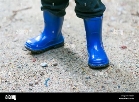 Female Child Legs Hi Res Stock Photography And Images Alamy