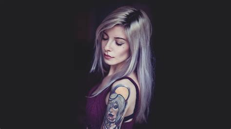 2560x1440 Blonde Long Hair Girl Woman Model Tattoo Mood Wallpaper Coolwallpapersme