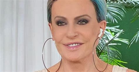 Estou me sentindo muito corajosa porque eu nunca me imaginei participando do programa. Meme com Karol Conká, do 'BBB 21', e mais: como foi a ...