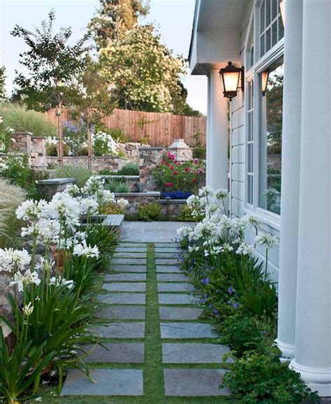 35 Exciting Side House Garden Ideas With Walkway Homemydesign