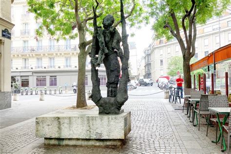 Bronze (77.6%) bronzé au soleil (62.3%) bien bronzées (62.3%) bronze ancien. Paris : Statue de Mihai Eminescu, poète roumain célébré ...
