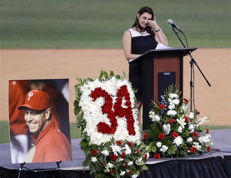 Brandy Halladay Delivers Emotional Eulogy At Memorial For Mlb Great Roy