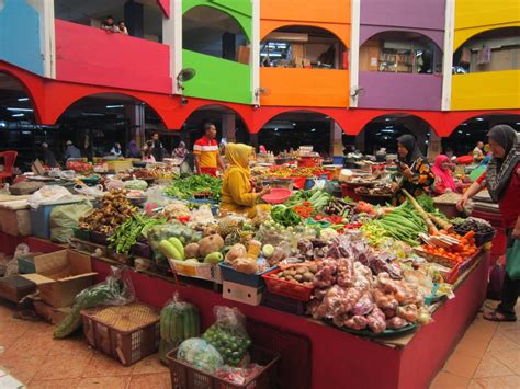 Kedepan, program prioritas adalah menata dan membangun pasar bandeng, malabar. Pasar Siti Khadijah Kota Bharu