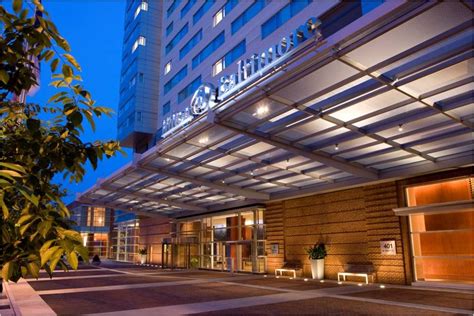 Entrance To The Hilton Baltimore Pratt Street Baltimore Hotels
