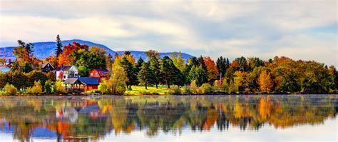 Charming Small Towns With Stunning Fall Colors